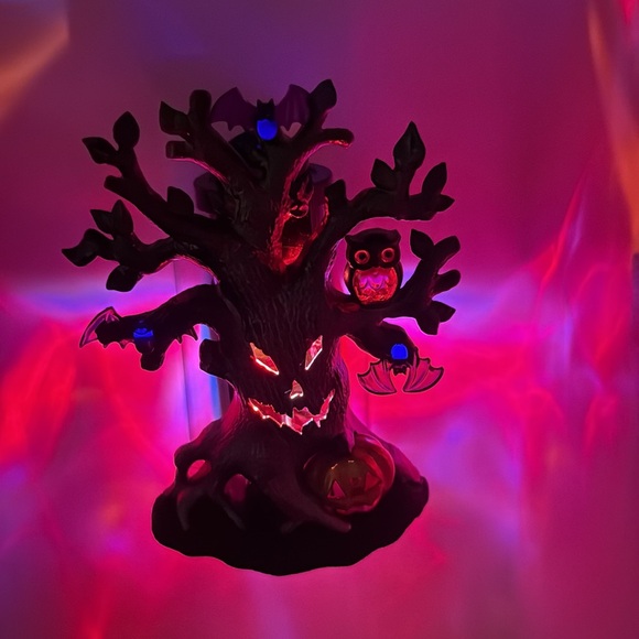Bath & Body Works Halloween Haunted Monster Tree Wallflower Plug In Light - Picture 1 of 8